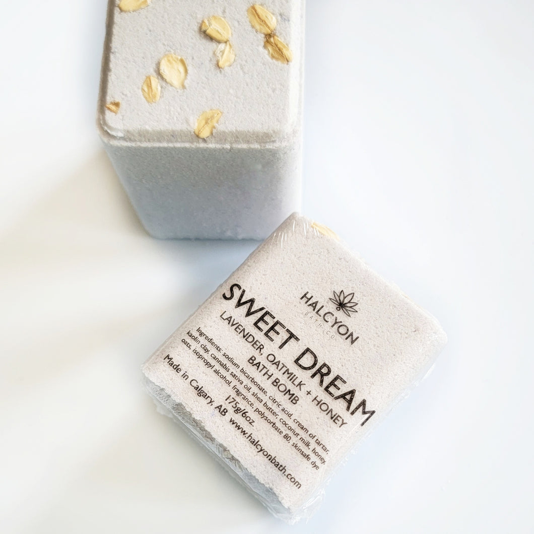 Sweet Dream - Lavender, Oatmilk + Honey Bath Bomb
