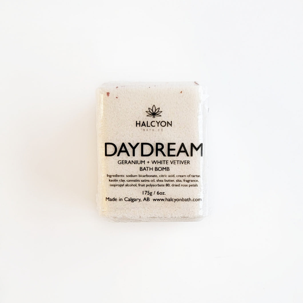 Daydream - Geranium + White Vetiver Bath Bomb